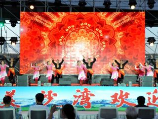 沙湾市：“璀璨沙湾”文艺晚会精彩上演