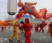 我们的中国梦—文化进万家|沙湾市老沙湾镇：社火秧歌闹新春