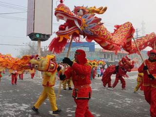 我们的中国梦—文化进万家|沙湾市老沙湾镇：社火秧歌闹新春