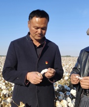 自治区劳动模范    何洪涛