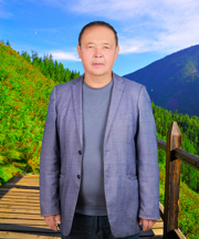 自治区优秀共产党员   多里坤·木哈买提哈孜