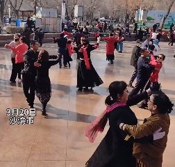 春天的和谐广场