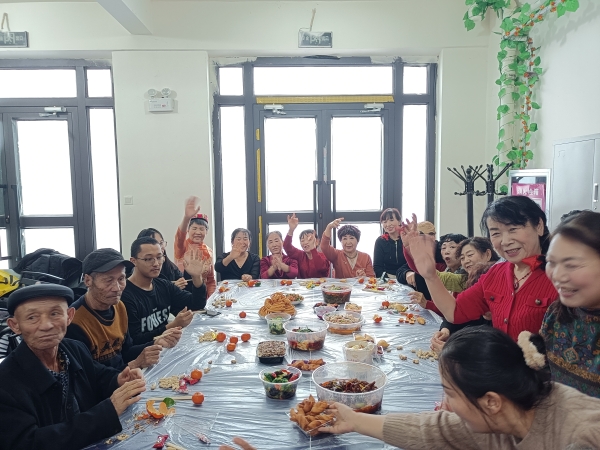 沙湾市书香街道：“法治年货”贺新春 民族团结“群众村晚”迎新年（侯明华 崔俊拍摄） (9).jpg
