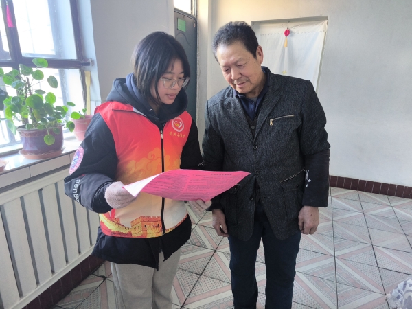 沙湾市书香街道：返乡学子送安全 节日祥和添保障（王盼盼拍摄） (1).jpg