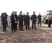 沙湾市召开春季残膜回收作业现场会
