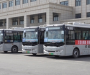 沙湾市：公交车换 “新装” 喜迎美食节
