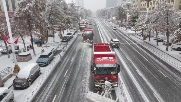 实干争先 向“新”而行丨迎战冰雪保通畅 新设备护航平安路