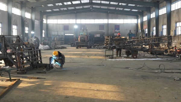 实干争先 向“新”而行丨沙湾市企业开足马力赶制订单保春耕