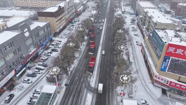 实干争先 向“新”而行丨沙湾市启动精细化清雪行动 保障市民出行