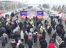 实干争先 向“新”而行丨“热雪塔城·冬韵沙湾”职工冬季长跑开赛 点燃冰雪运动热情