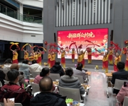 桃园街道体育场路社区:“策马扬鞭开新局 欢天喜地迎新春”群众村晚精彩连连