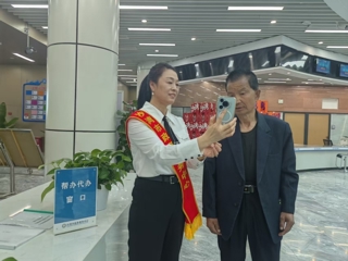 能力提升·奋进争先 | 沙湾市政务服务中心：指尖办事提效能 暖心服务赢民心