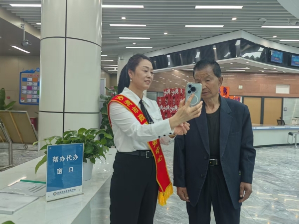 能力提升·奋进争先 | 沙湾市政务服务中心：指尖办事提效能 暖心服务赢民心