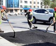 能力提升·奋进争先丨沙湾市启动城区道路修缮 保障居民出行安全