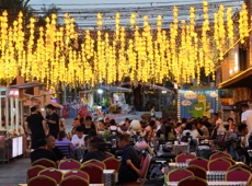 沙湾市：美食节带火夜市经济 烟火气点燃夏日消费